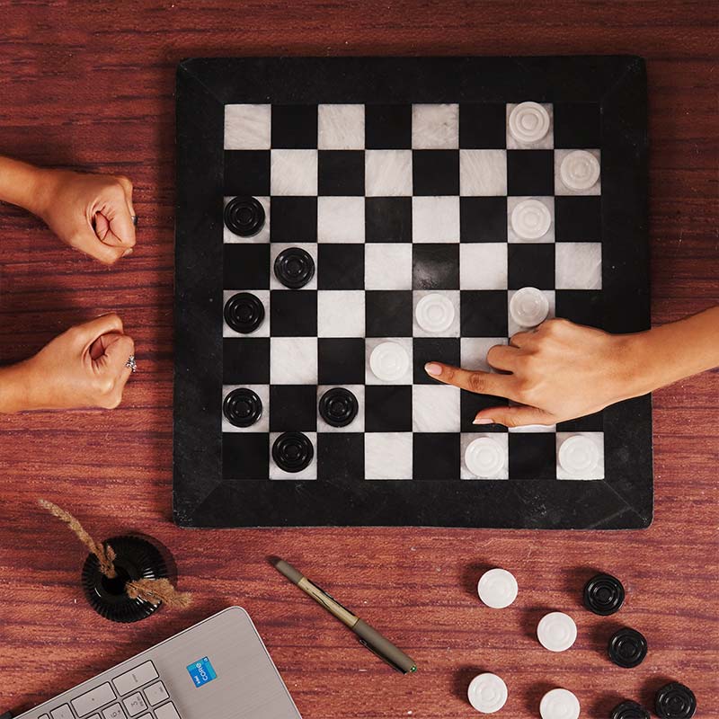 15 Inches Checkers Set (Black & White)